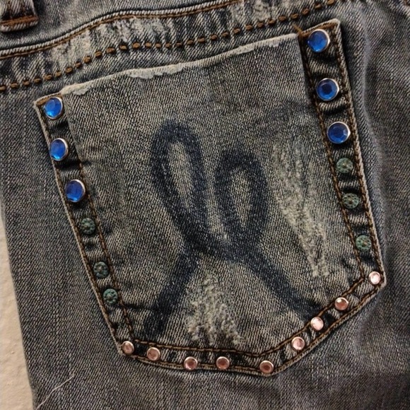 VNTG Marlow Original Blue Jeans Sz 26 3 Embellished Fancy Distress Straight Leg - Picture 6 of 16